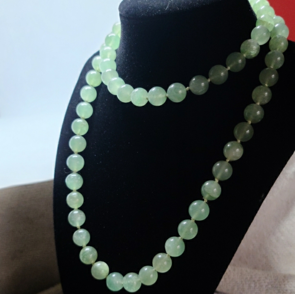 Vintage Natural Green Jade Beaded Necklace